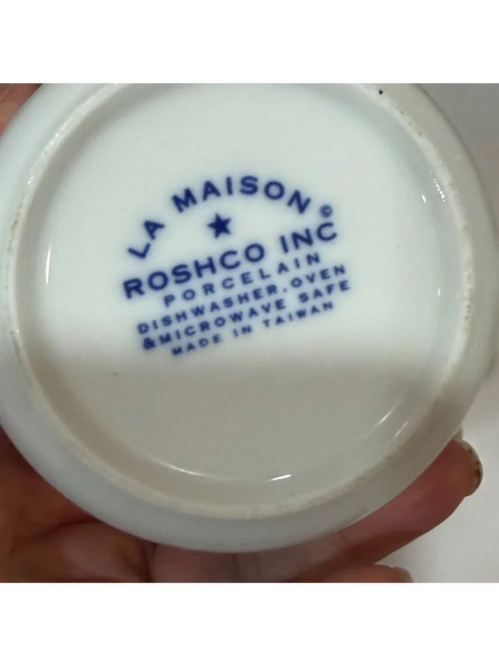 Vintage La Maison Roshco 4-Piece Set Belle et Bonne 2 Coffee 2 Demitasse Cups